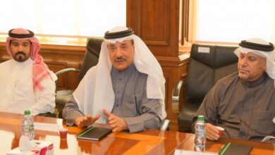 وزير العمل يطّلع على خطط بنك البحرين للتنمية لتوظيف المواطنين