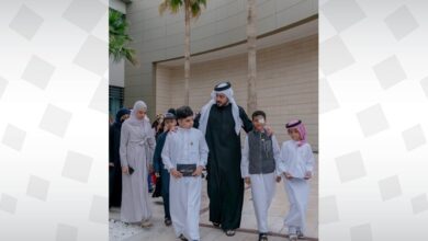 خالد بن حمد يلتقي أبطال مرضى السرطان ويحقق أمنياتهم