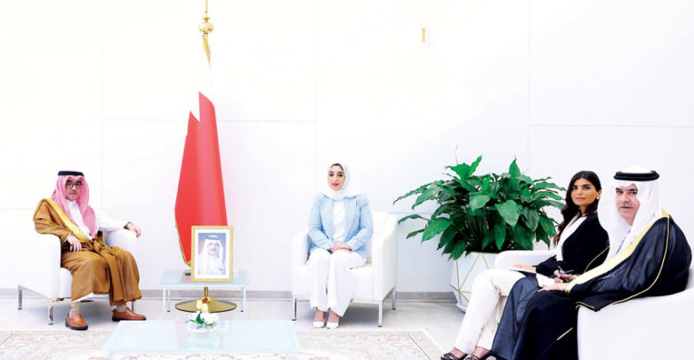 وزيرة السياحة تناقش السياحة البينية في المنطقة الـعـربيـة مع رئيس المـنظـمـة العربية للسياحة