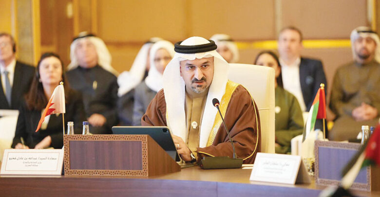 وزير الصناعة يشارك في أعمال اجتماع اللجنة العليا الخامس للشراكة الصناعية التكاملية في الدوحة إعلان مشروعات صناعية جديدة بقيمة تتجاوز 2 مليار دولار